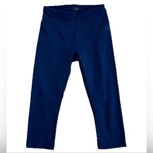 Women’s The North Face Flash Dry size small navy Blue Leggings capri